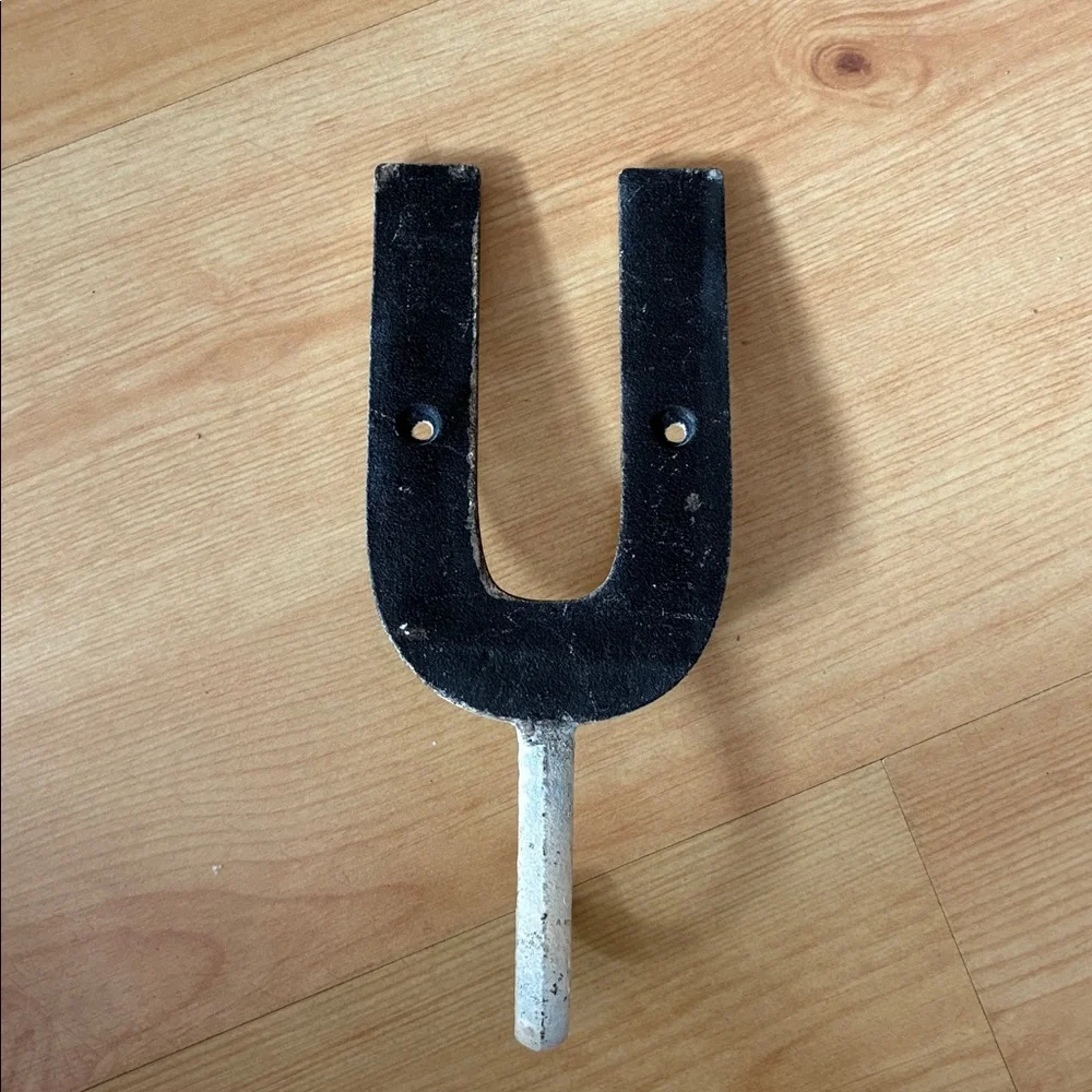 Vintage-inspired Cream Ivory Cast Iron Initial Letter U Wall Hook
